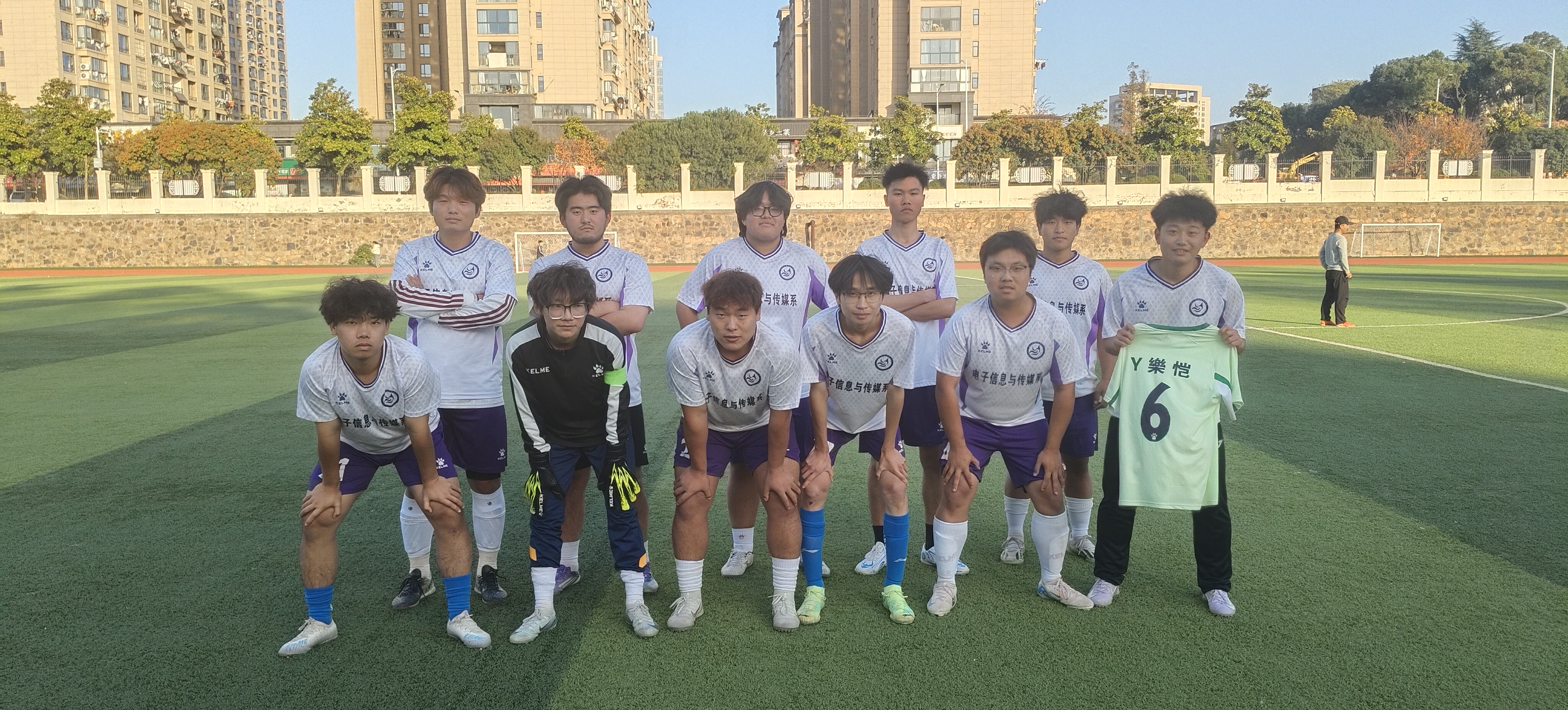 ������չ��ɣ���ǿ�ܱ��������Ŷӡ���������Ϣ�봫ýϵ������ٻ�ѧԺ�׽조ǿ�ܱ����������Ǿ�