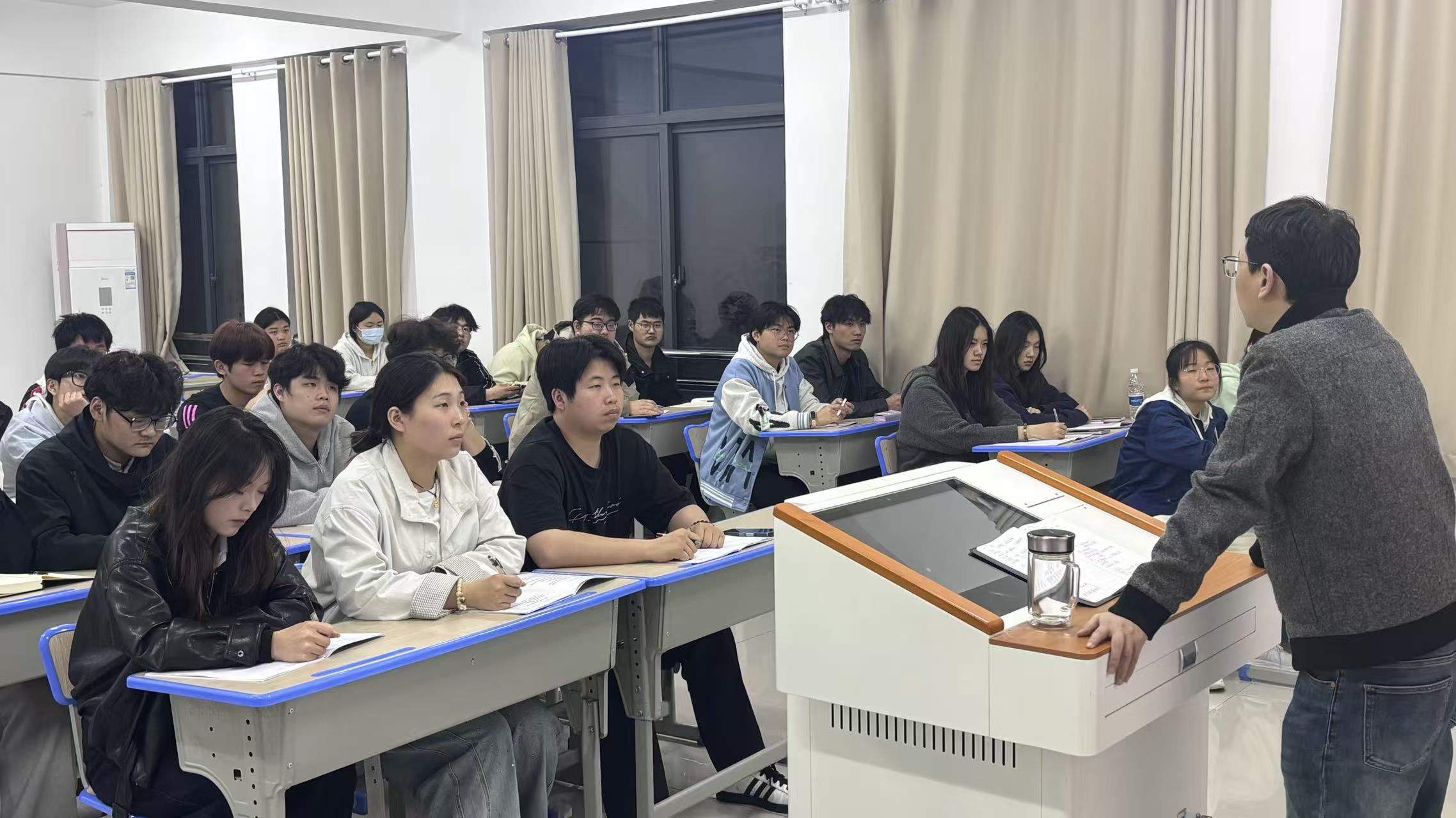 ������Ϣ�봫ýϵ�ٰ� ��e ·�ȷ桱��̳ ���� ê���ɲ����罨�裬��̬������ѧ�����¸��